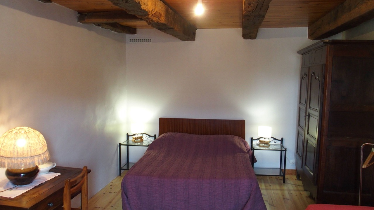 Photo of Bedroom in Assac