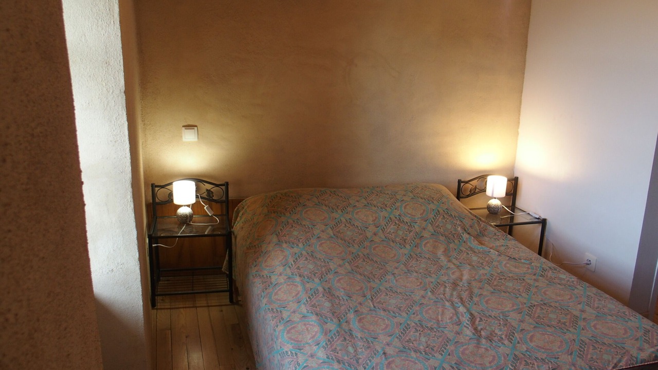 Photo of Bedroom in Assac
