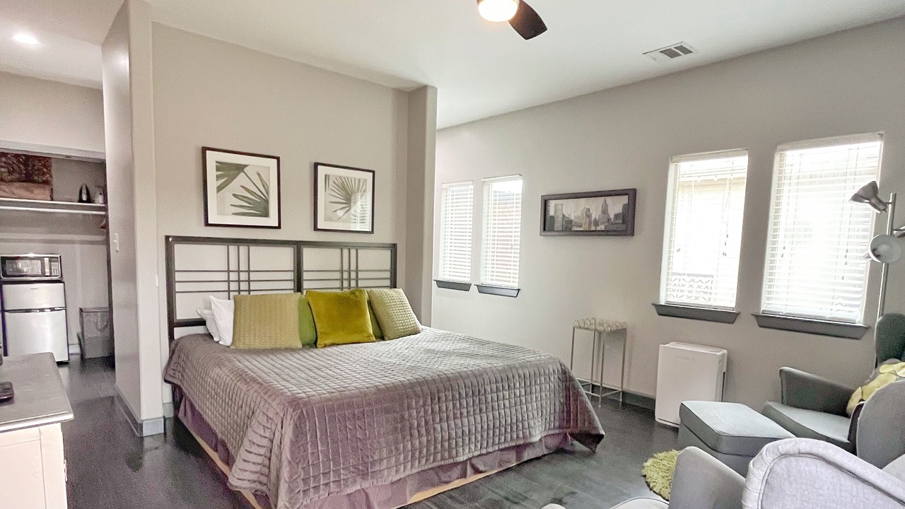 Photo of Bedroom in Lincoln Park