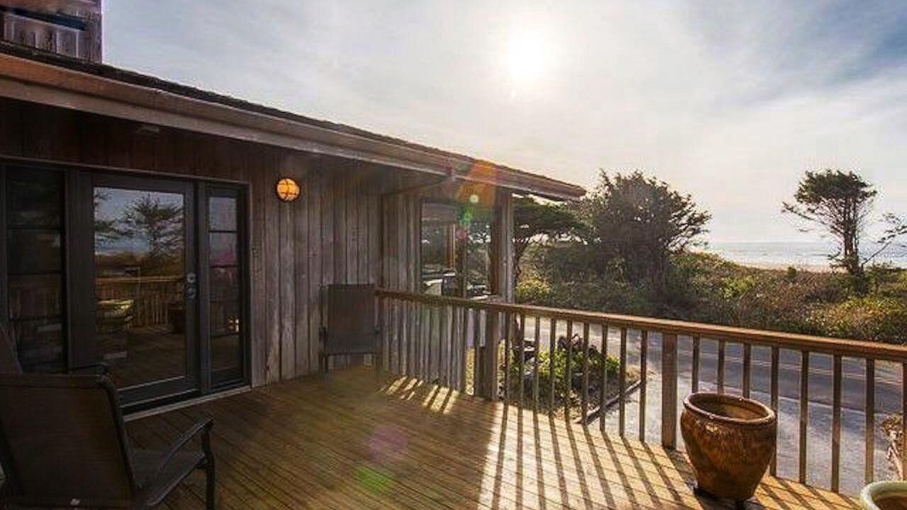 Photo of Patio Balcony in Neahkahnie Beach