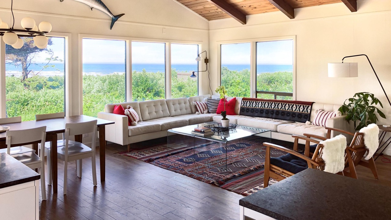 Photo of Livingroom in Neahkahnie Beach