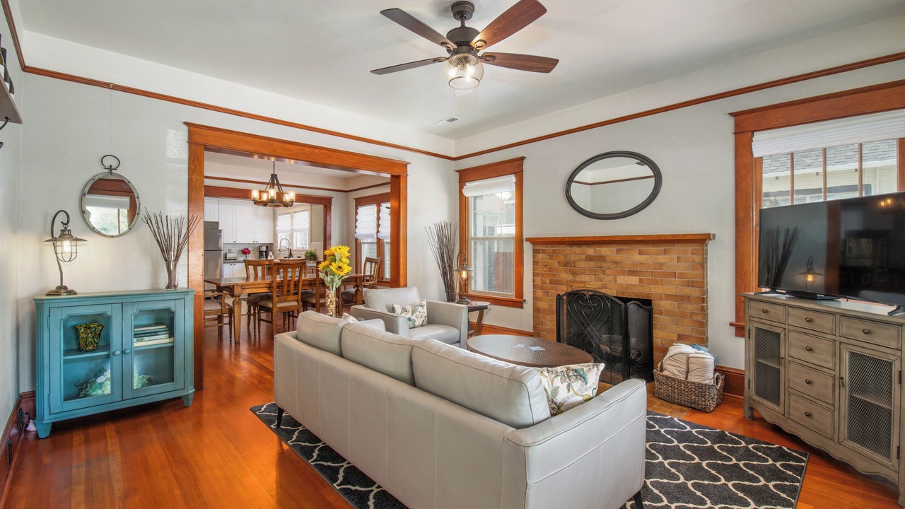 Photo of Livingroom in McMinnville