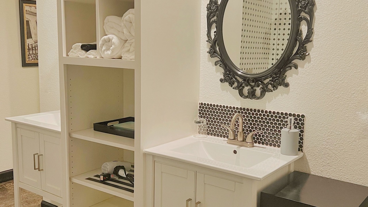 Photo of Bathroom in Lincoln Park