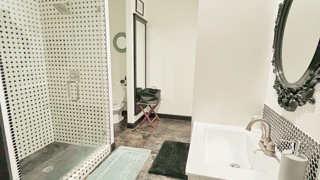 Photo of Bathroom in Lincoln Park