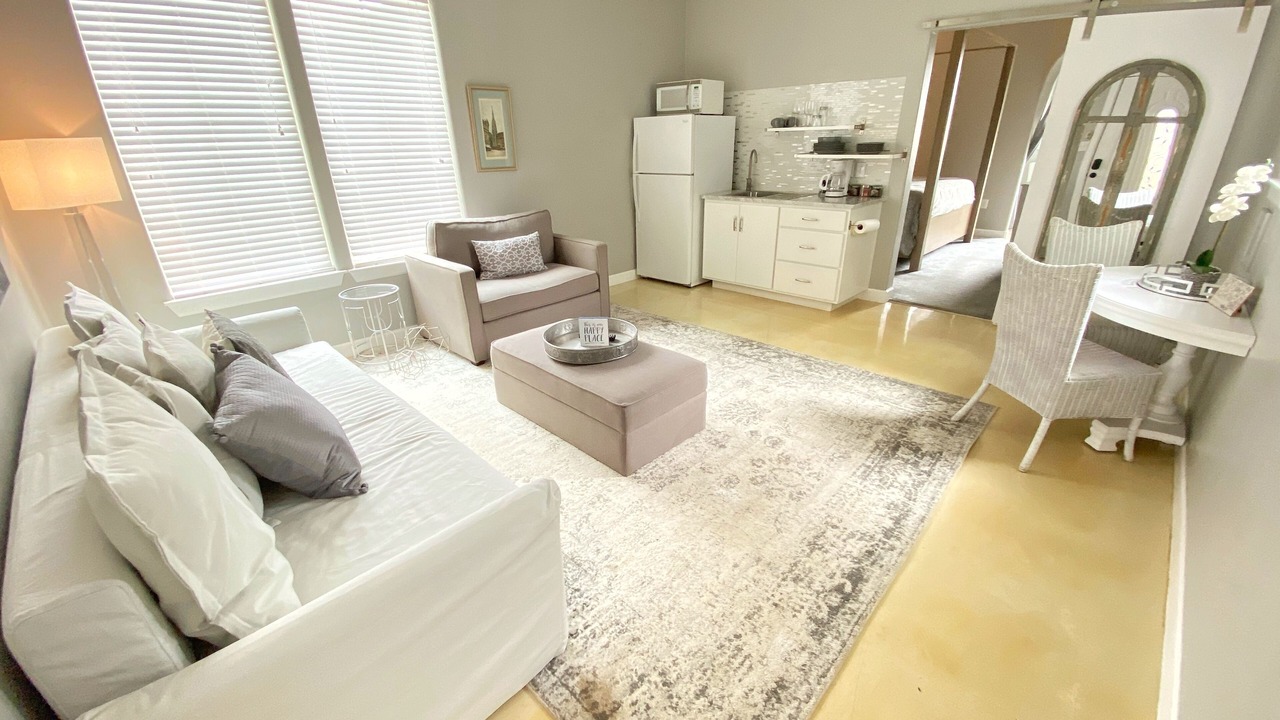 Photo of Livingroom in Lincoln Park