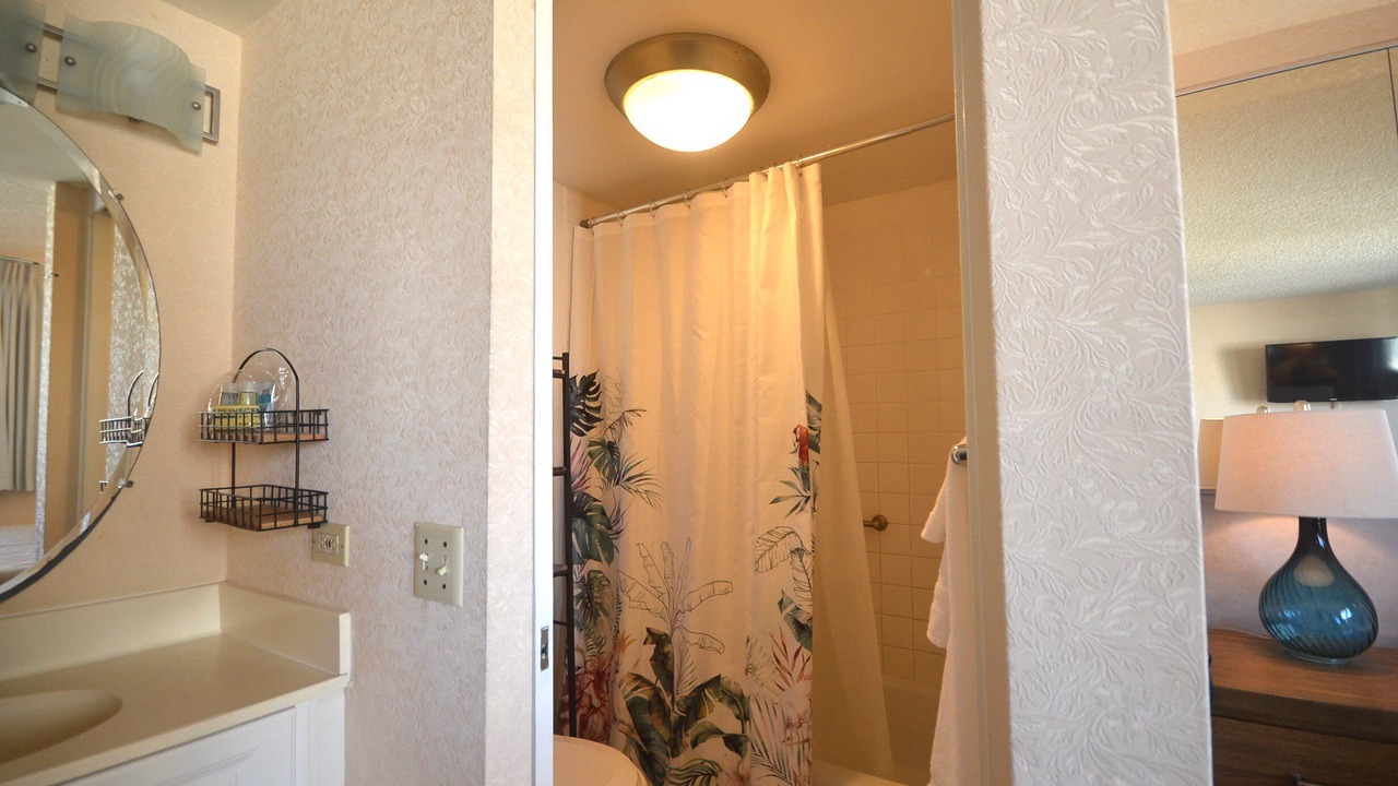 Photo of Bathroom in Waikiki