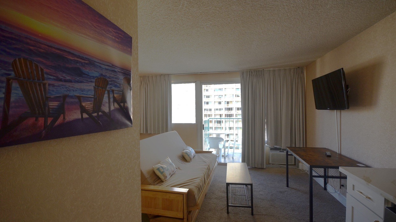Photo of Livingroom in Waikiki