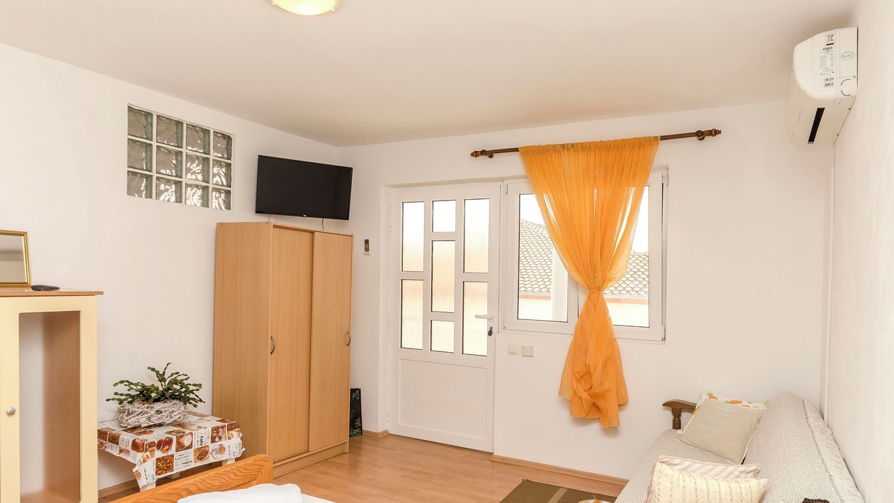 Photo of Bedroom in Tribunj