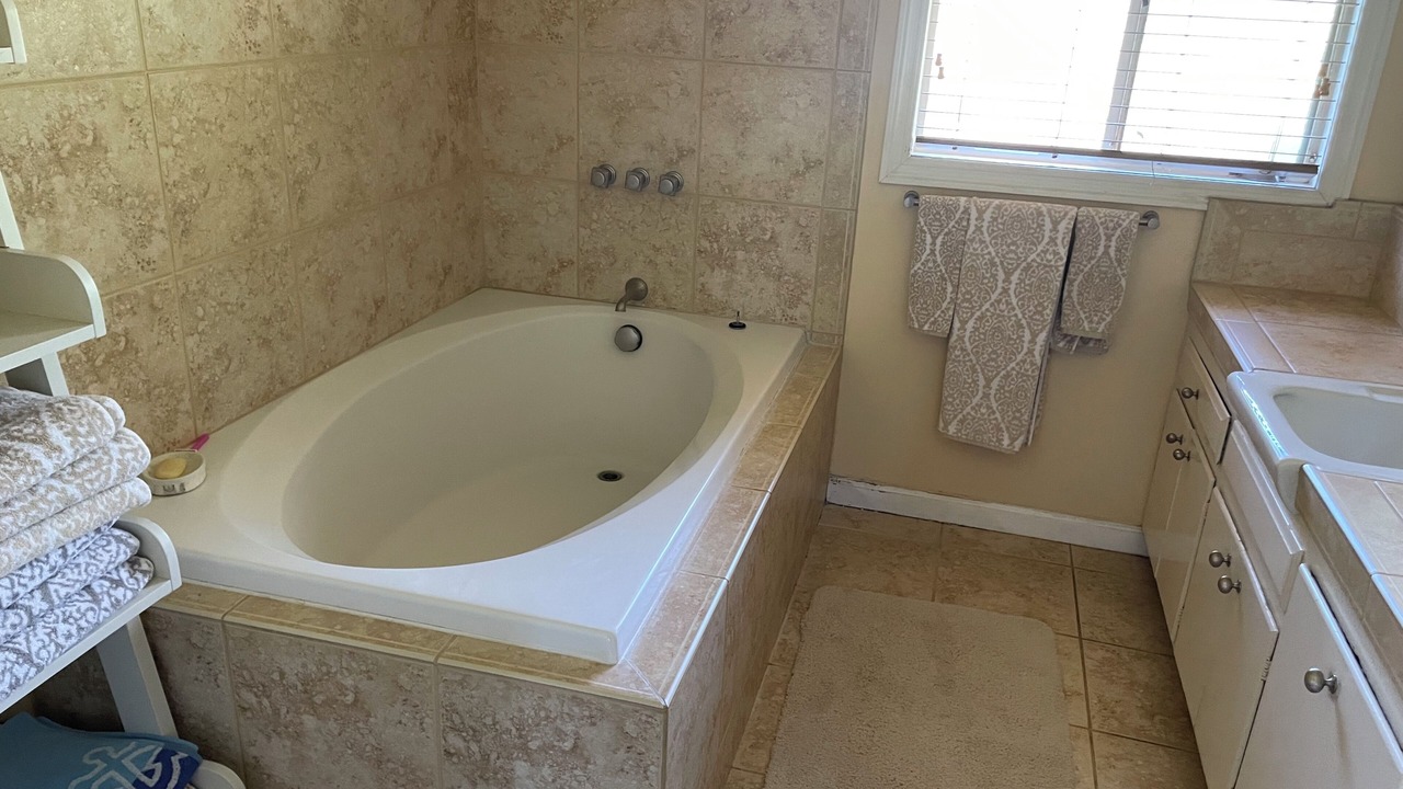 Photo of Bathroom in Woodland Hills