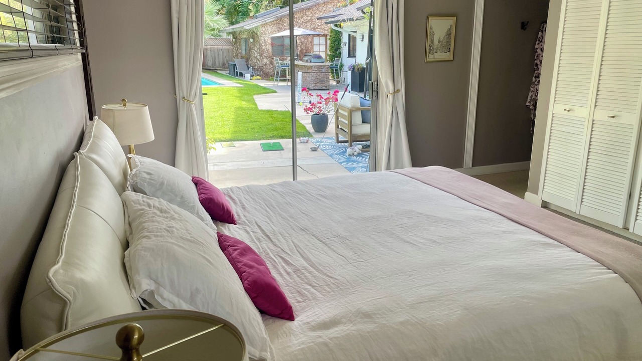 Photo of Bedroom in Woodland Hills