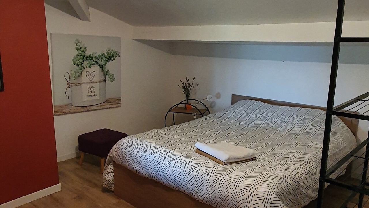 Photo of Bedroom in Tonneins
