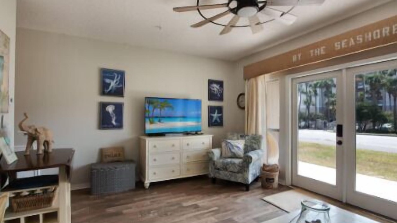 Photo of Livingroom in Crystal Beach
