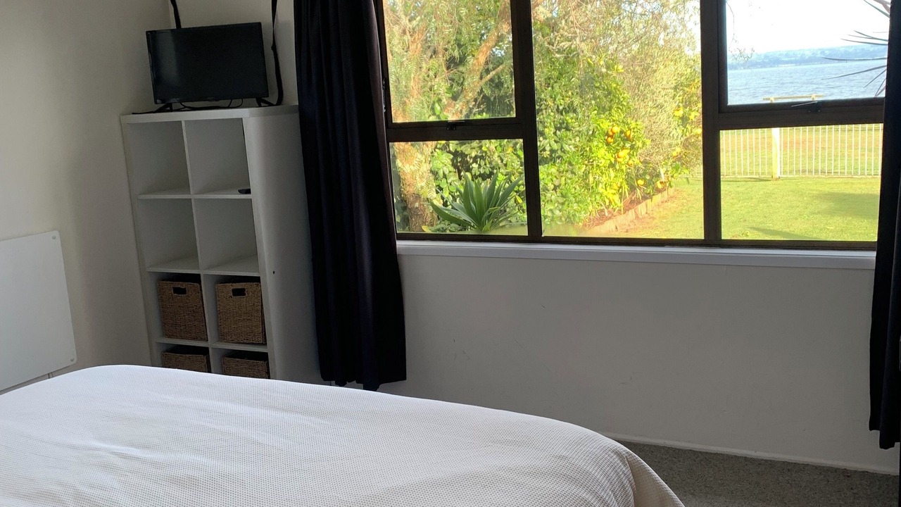 Photo of Bedroom in Hannahs Bay