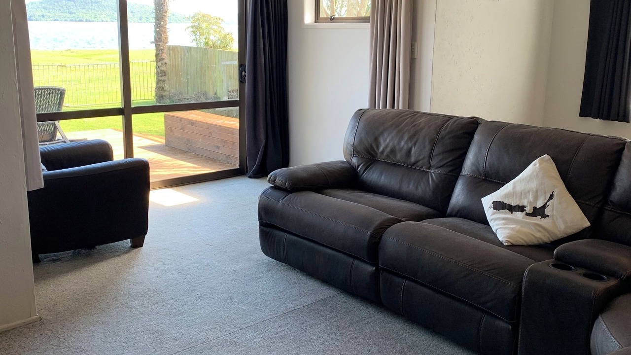 Photo of Livingroom in Hannahs Bay