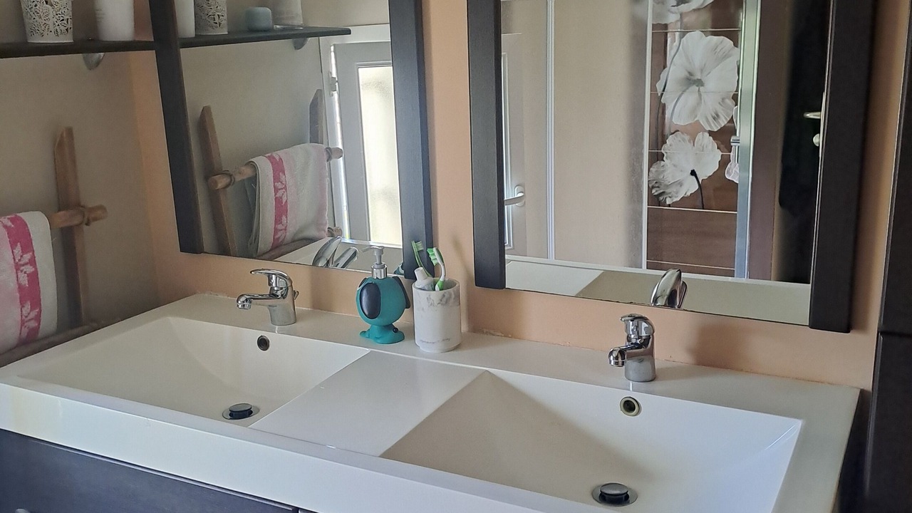 Photo of Bathroom in Vedene
