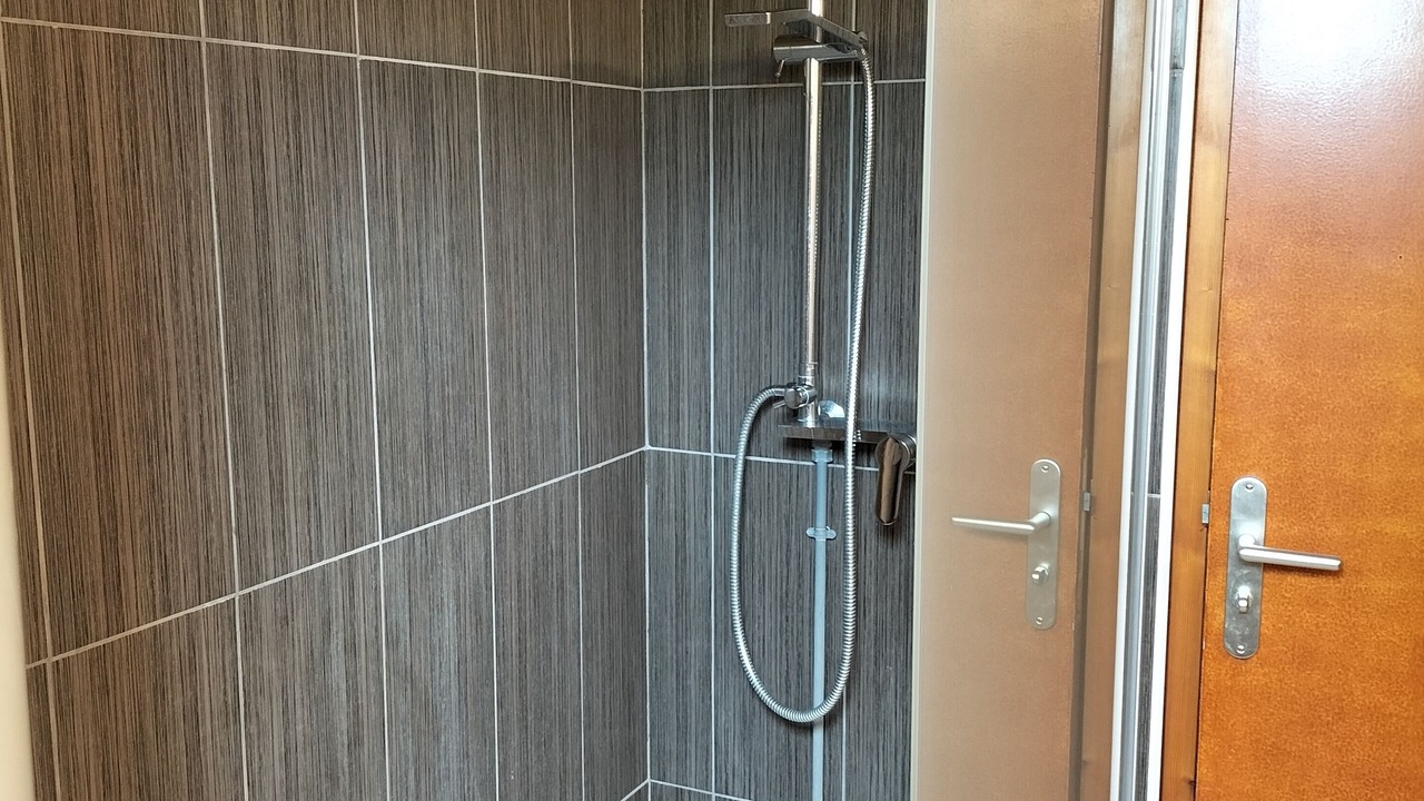 Photo of Bathroom in Broc