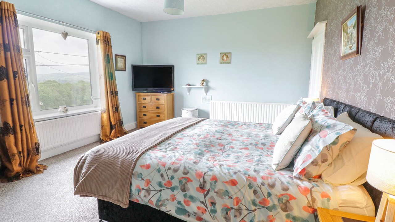 Photo of Bedroom in Llysfaen