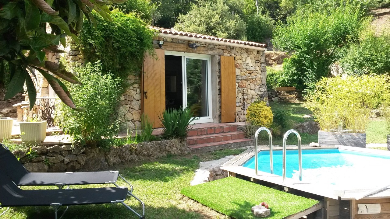Photo of Patio Balcony in Sillans-la Cascade