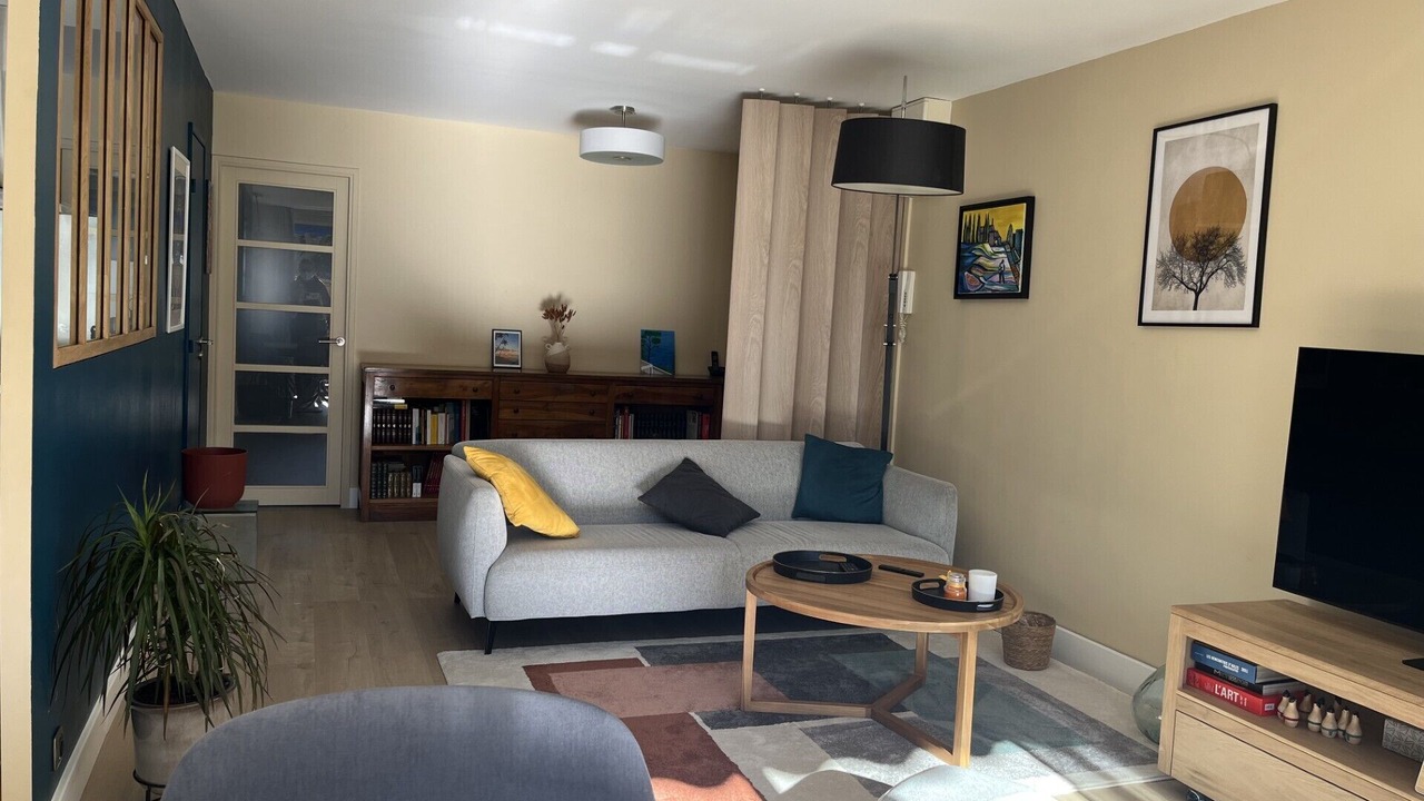 Photo of Livingroom in 8th Arrondissement