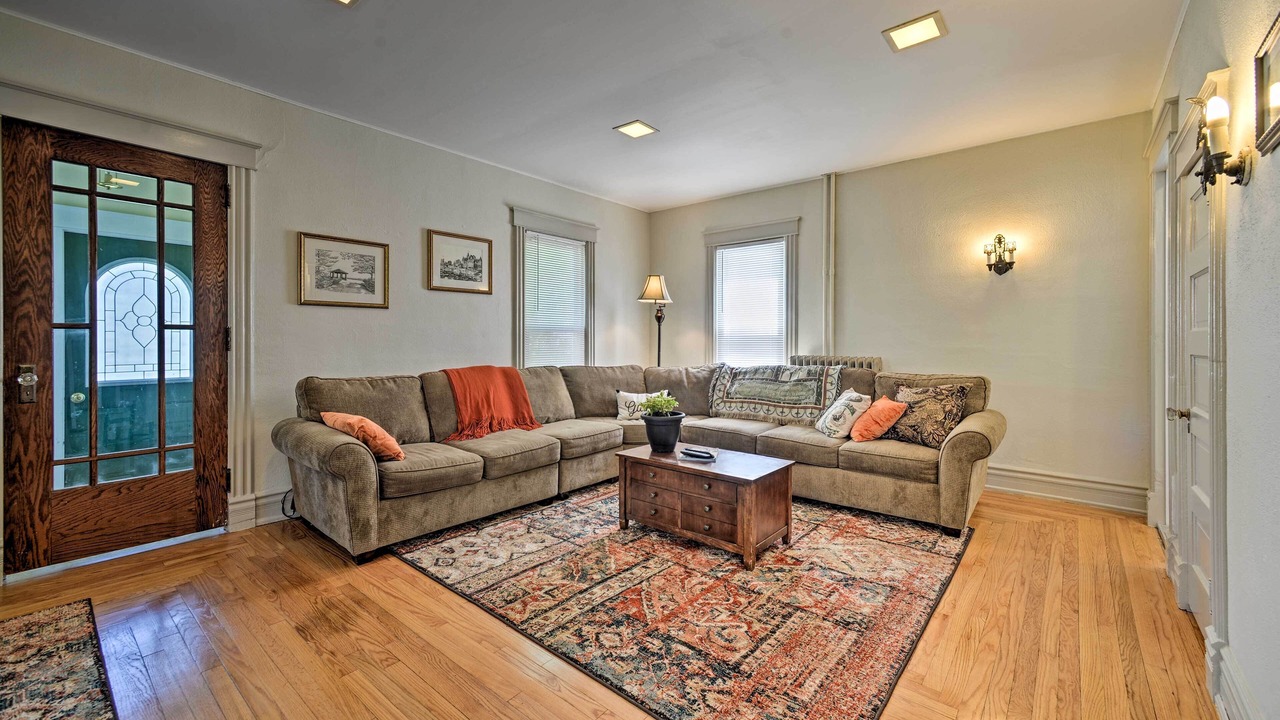 Photo of Livingroom in Clayton
