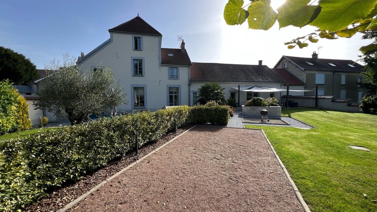 Photo of Outdoor in Verneuil