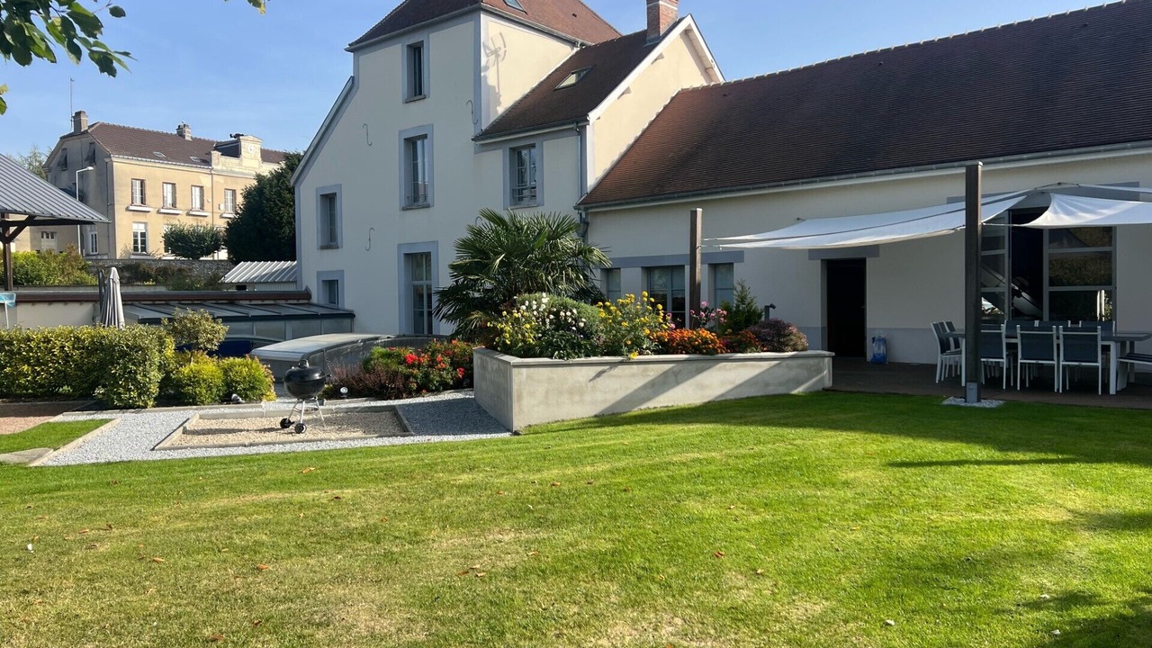 Photo of Outdoor in Verneuil