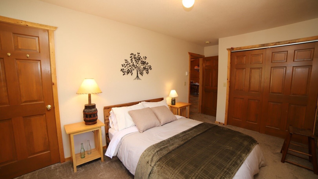 Photo of Bedroom in Rainbow Valley