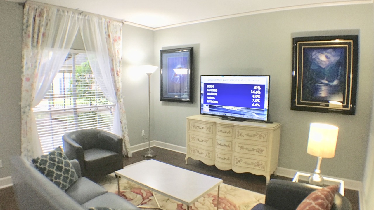 Photo of Livingroom in Energy Corridor