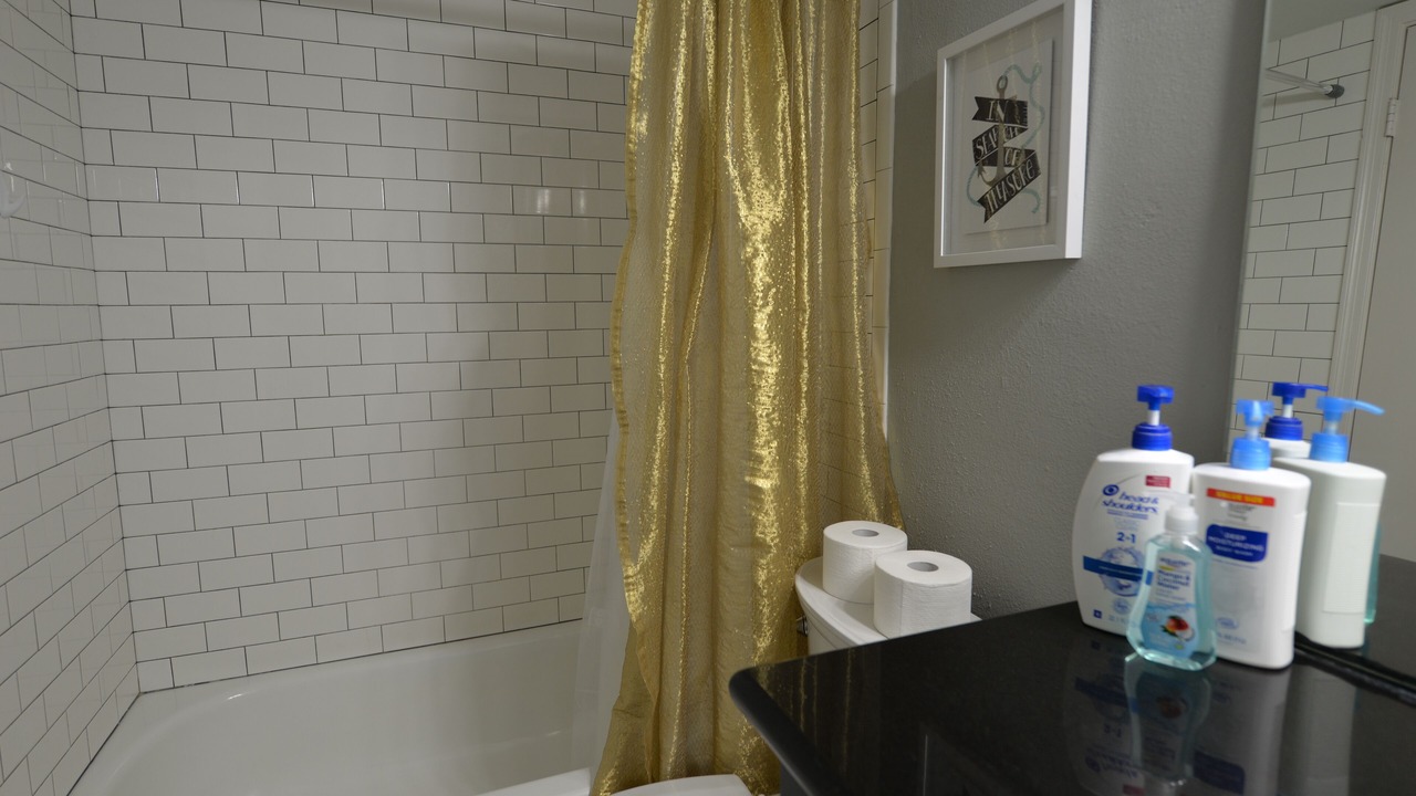 Photo of Bathroom in Energy Corridor