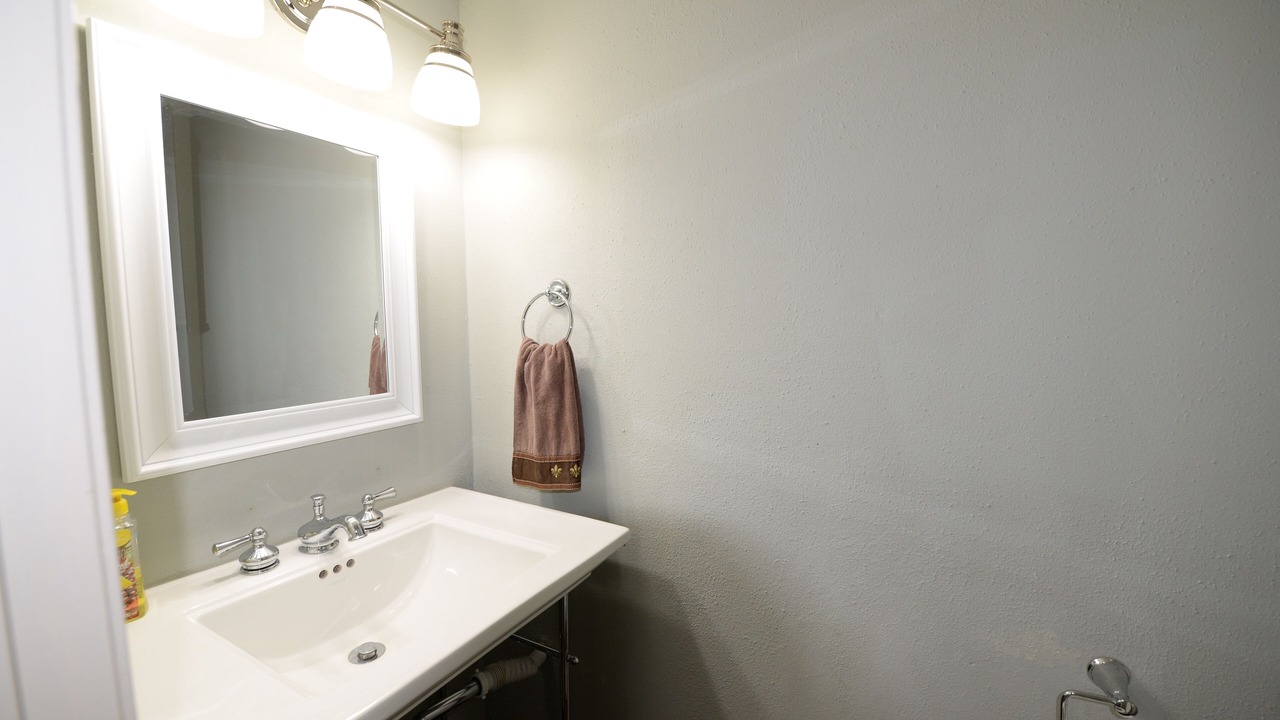 Photo of Bathroom in Energy Corridor