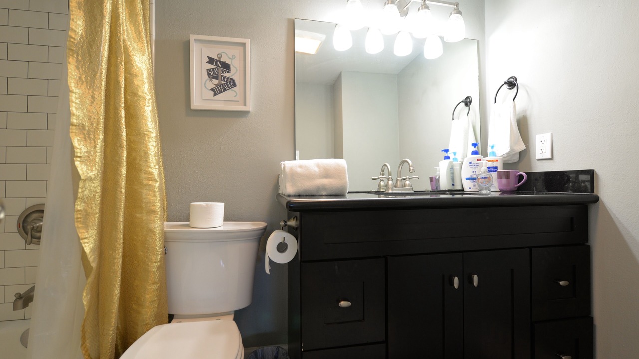 Photo of Bathroom in Energy Corridor
