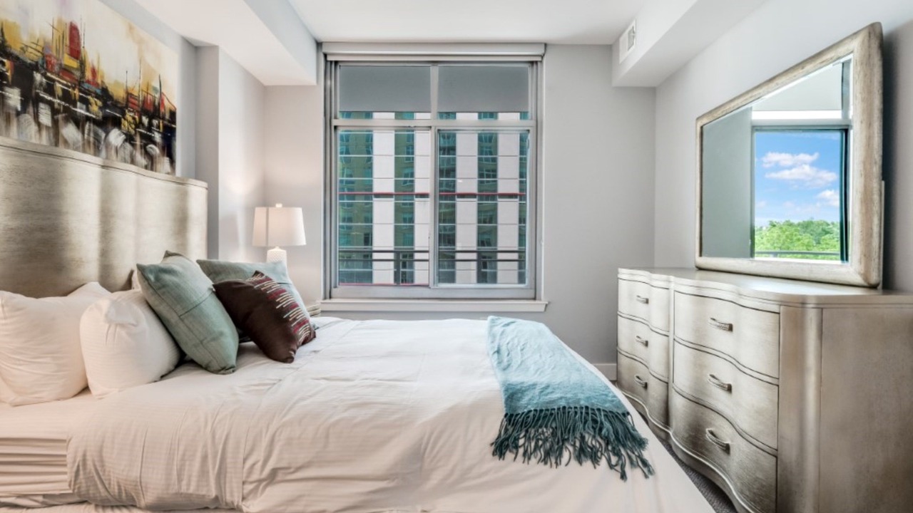 Photo of Bedroom in Woodmont Triangle