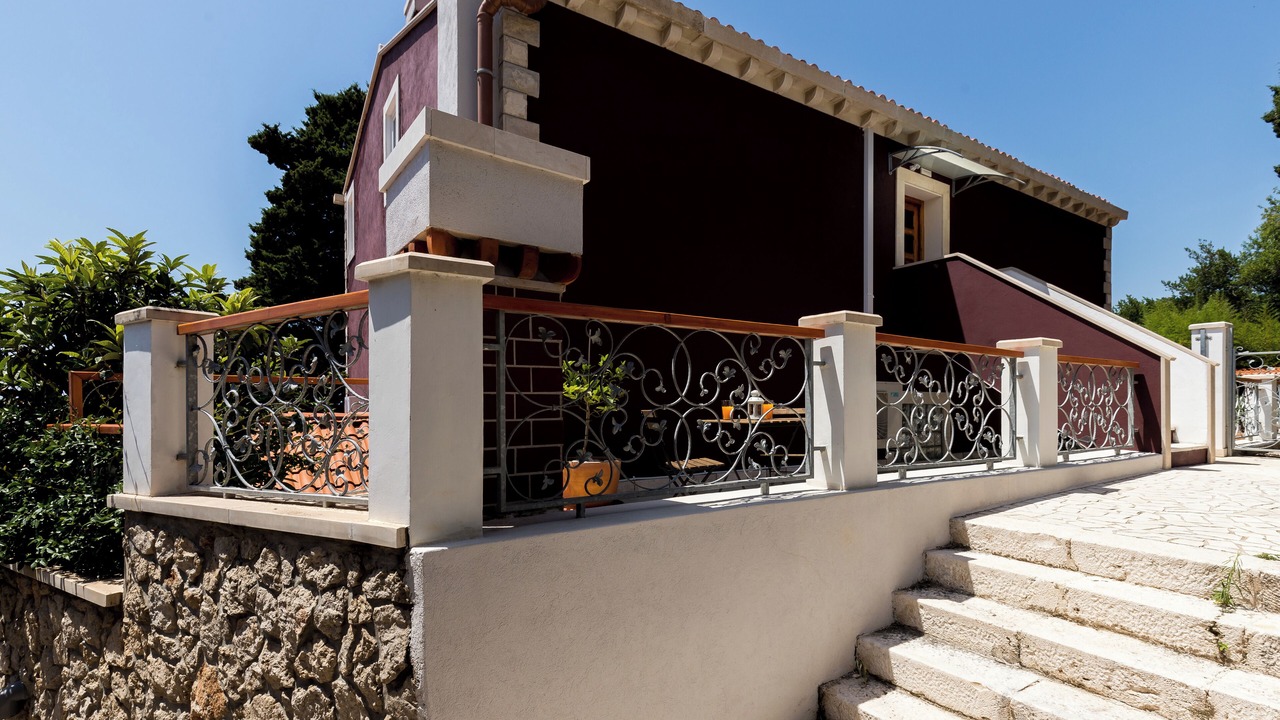 Photo of Patio Balcony in Gornji Kono