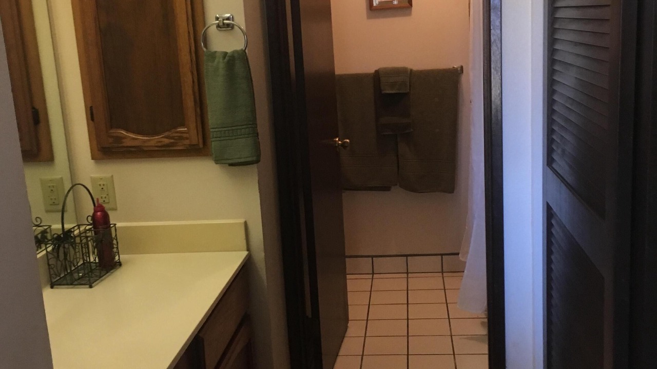 Photo of Bathroom in Maunaloa