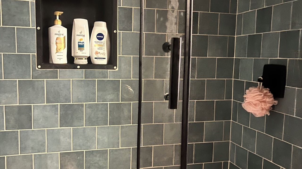 Photo of Bathroom in Maunaloa