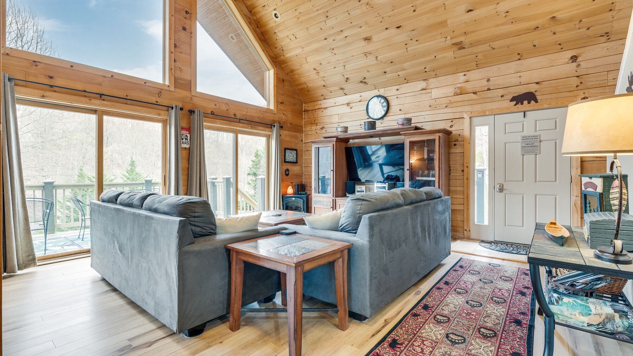 Photo of Livingroom in Piney Flats