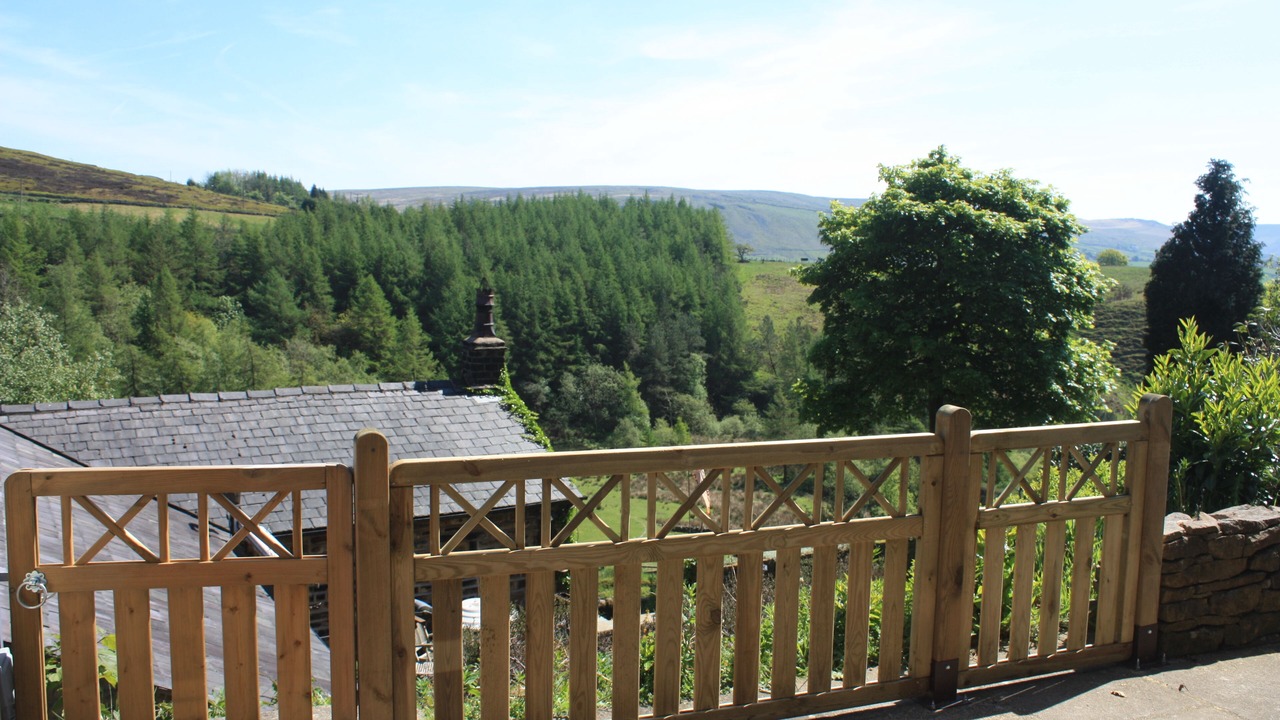 Photo of Others in Saddleworth