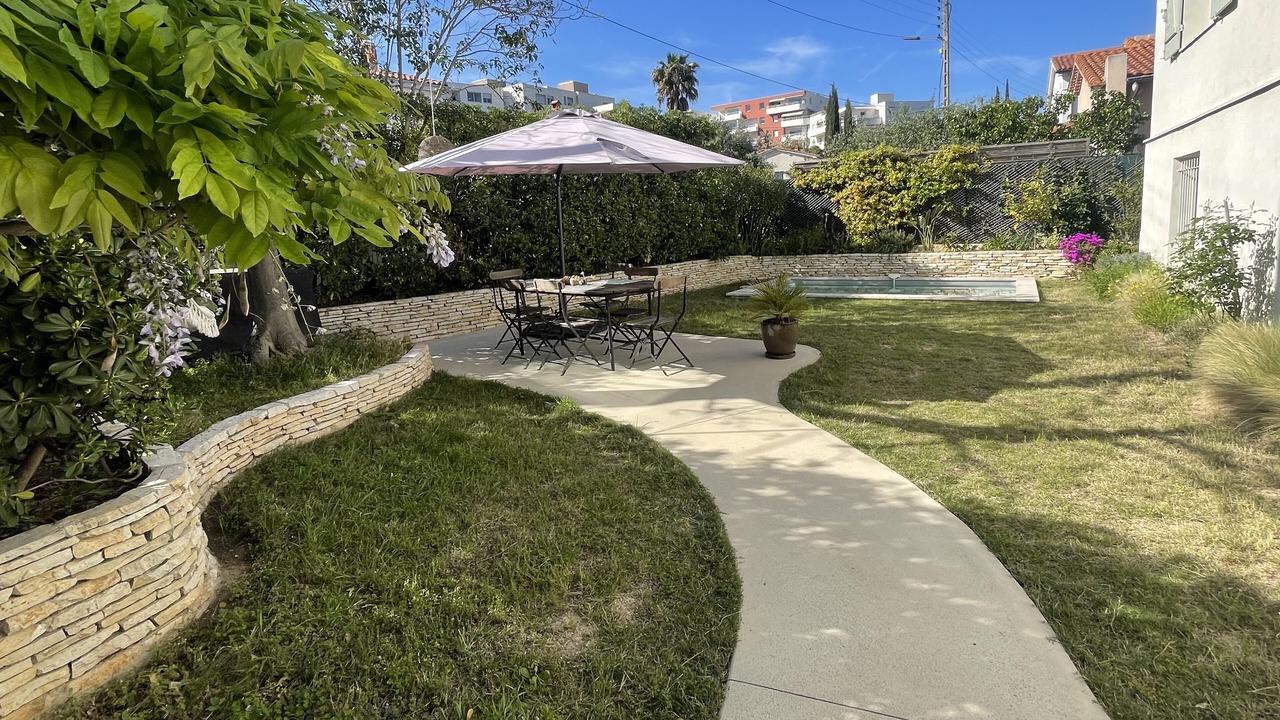 Photo of Outdoor in Beaux Arts-Boutonnet