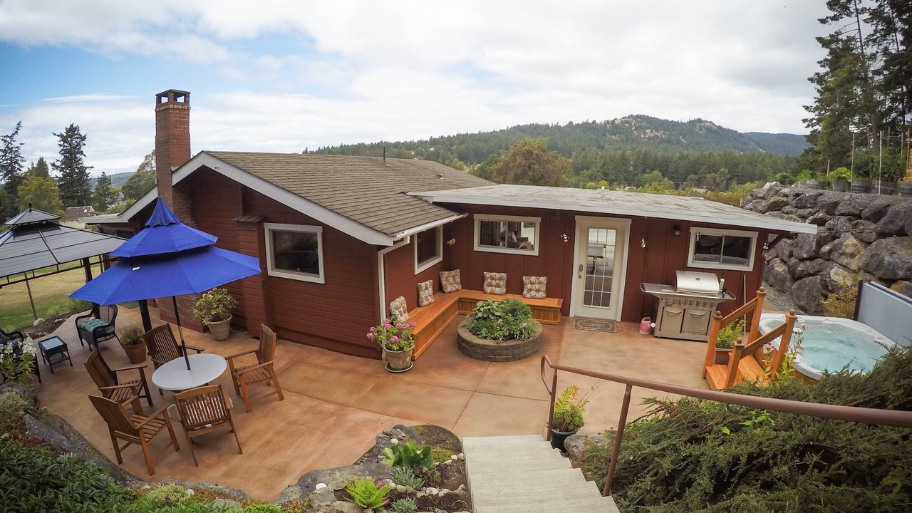 Photo of Patio Balcony in West Sound