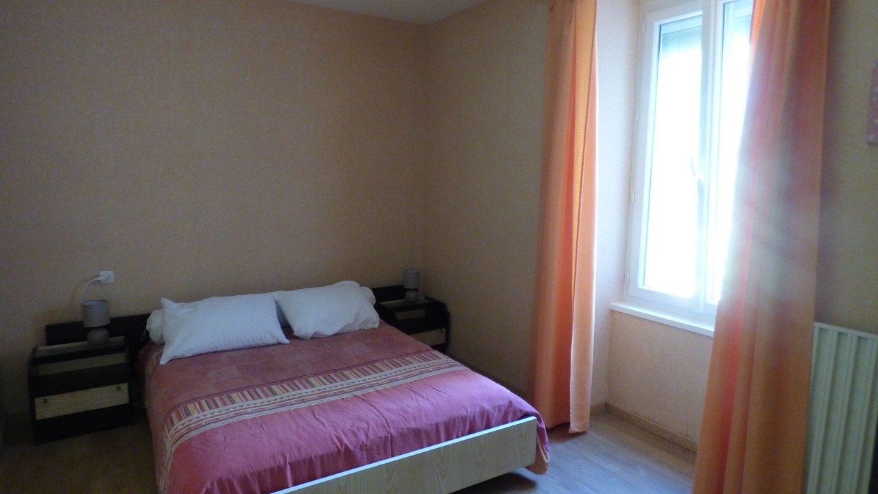 Photo of Bedroom in Saint-Georges-de-Montaigu