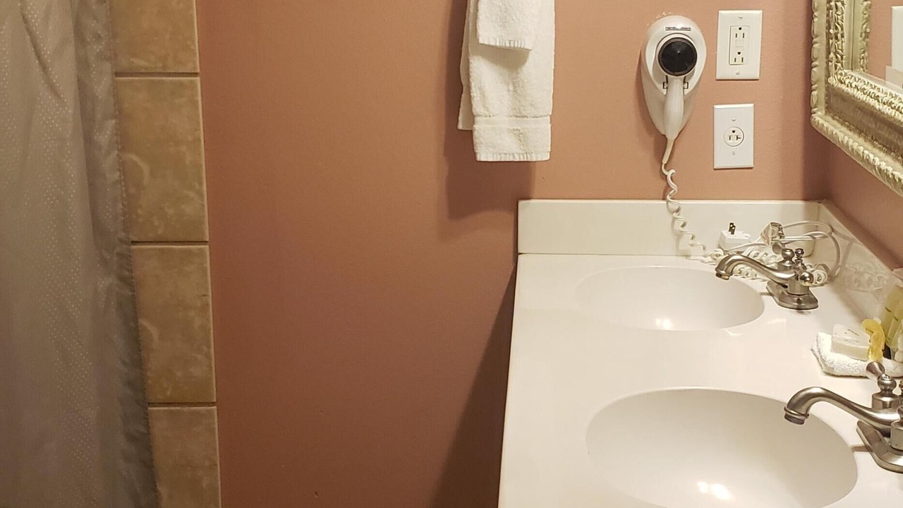 Photo of Bathroom in Kingsland