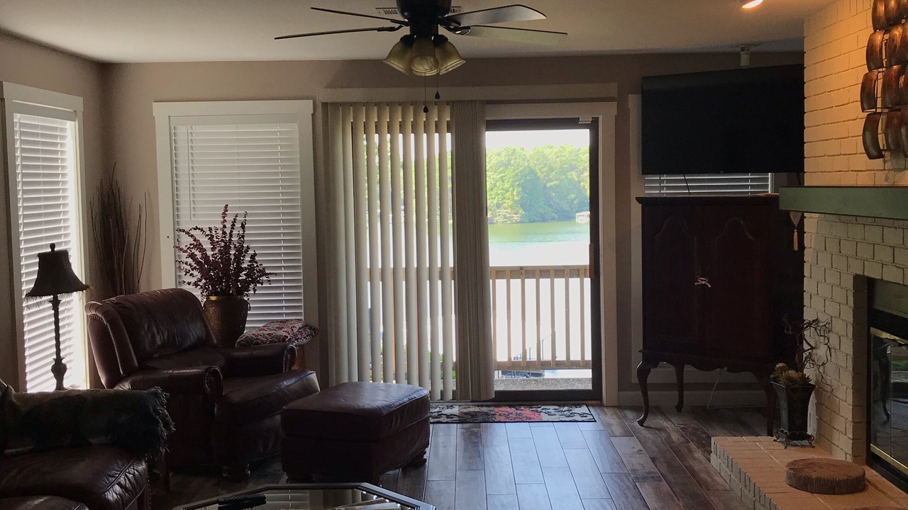 Photo of Livingroom in Mid America