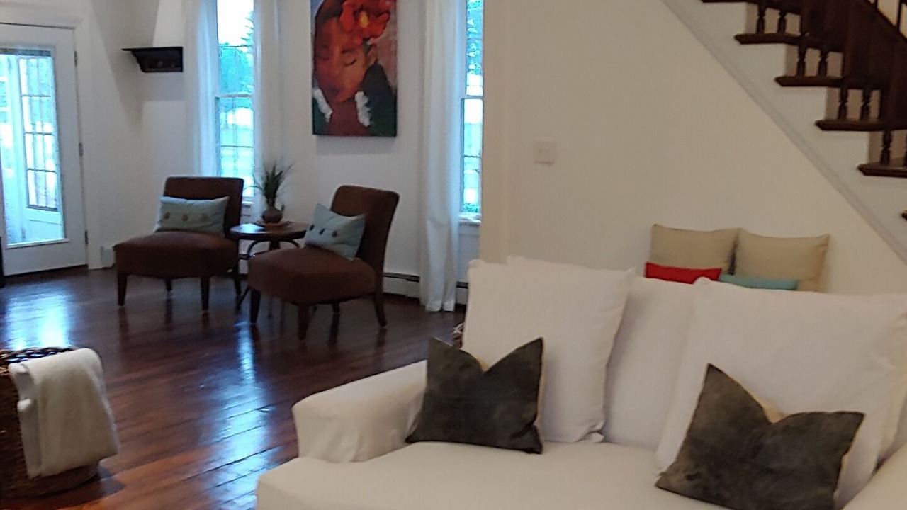 Photo of Livingroom in Saratoga Springs