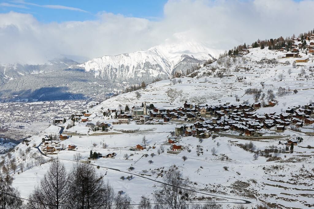 Photo of Outdoor in Mase