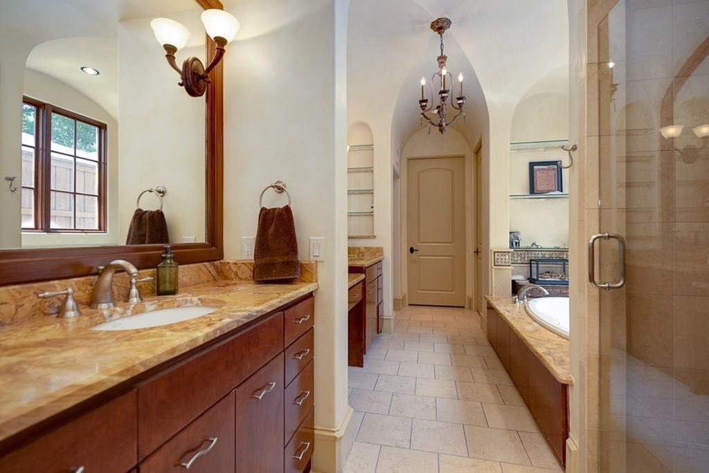 Photo of Bathroom in Preston Hollow