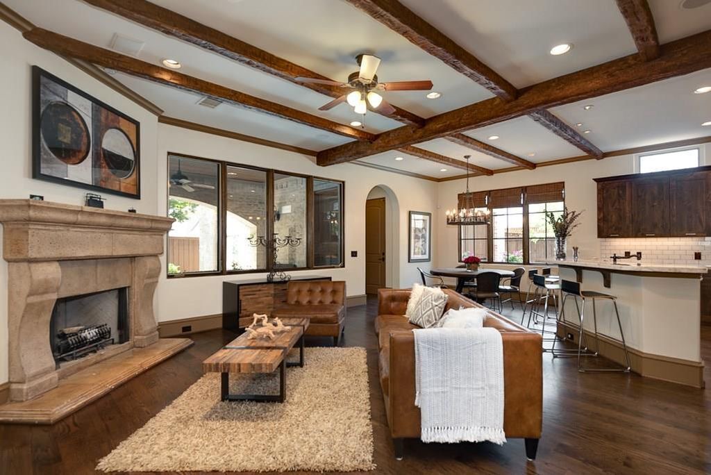 Photo of Livingroom in Preston Hollow