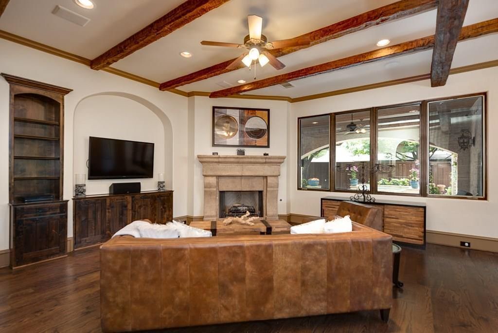 Photo of Livingroom in Preston Hollow
