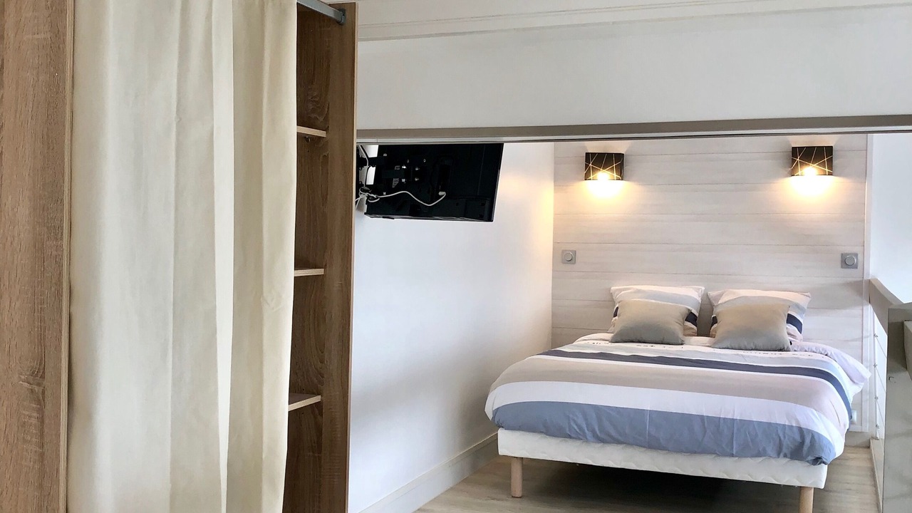 Photo of Bedroom in Trouville-sur-Mer