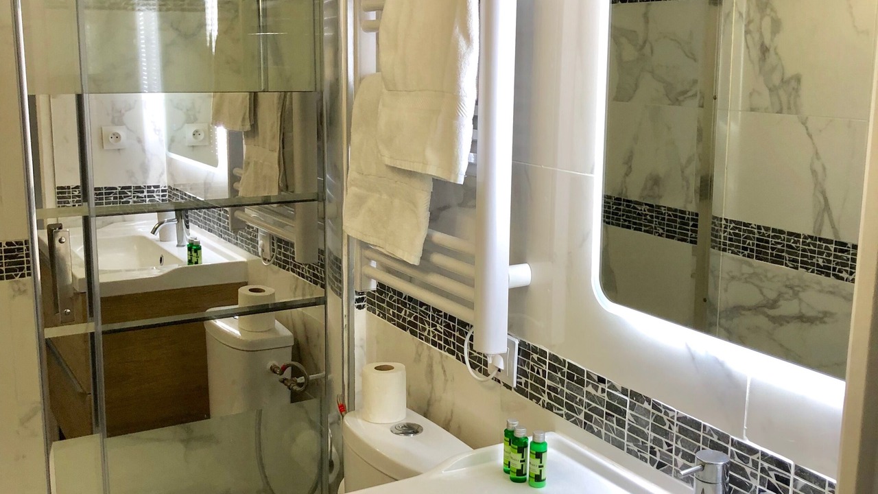 Photo of Bathroom in Trouville-sur-Mer