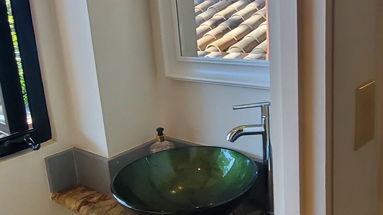 Photo of Bathroom in Makiki